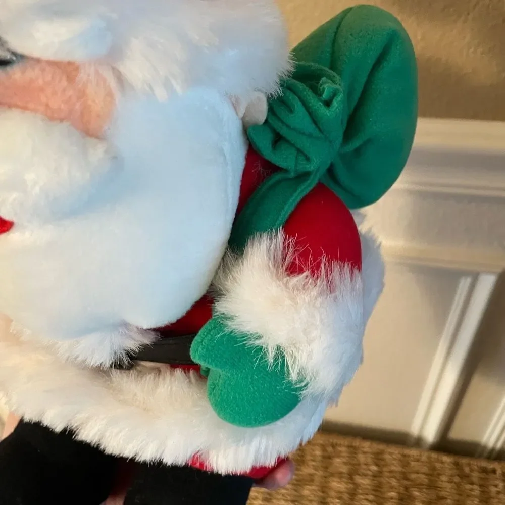 1990’s Stuffins Plush Santa New Condition!